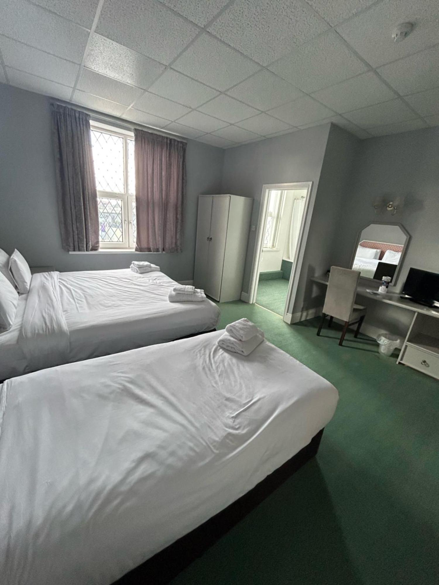 The Grand Hotel พอร์ตทัลบอต ภายนอก รูปภาพ