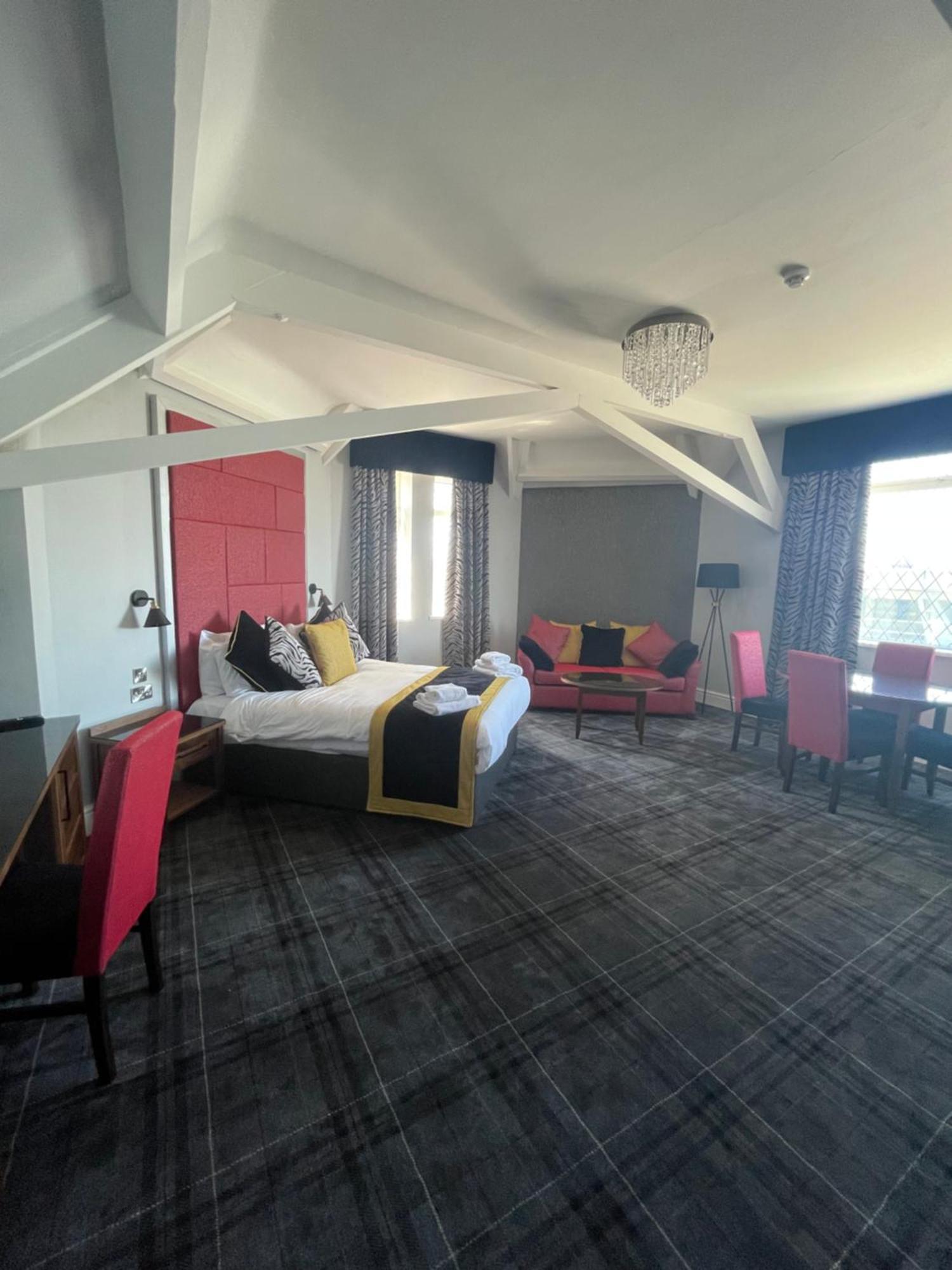 The Grand Hotel พอร์ตทัลบอต ภายนอก รูปภาพ