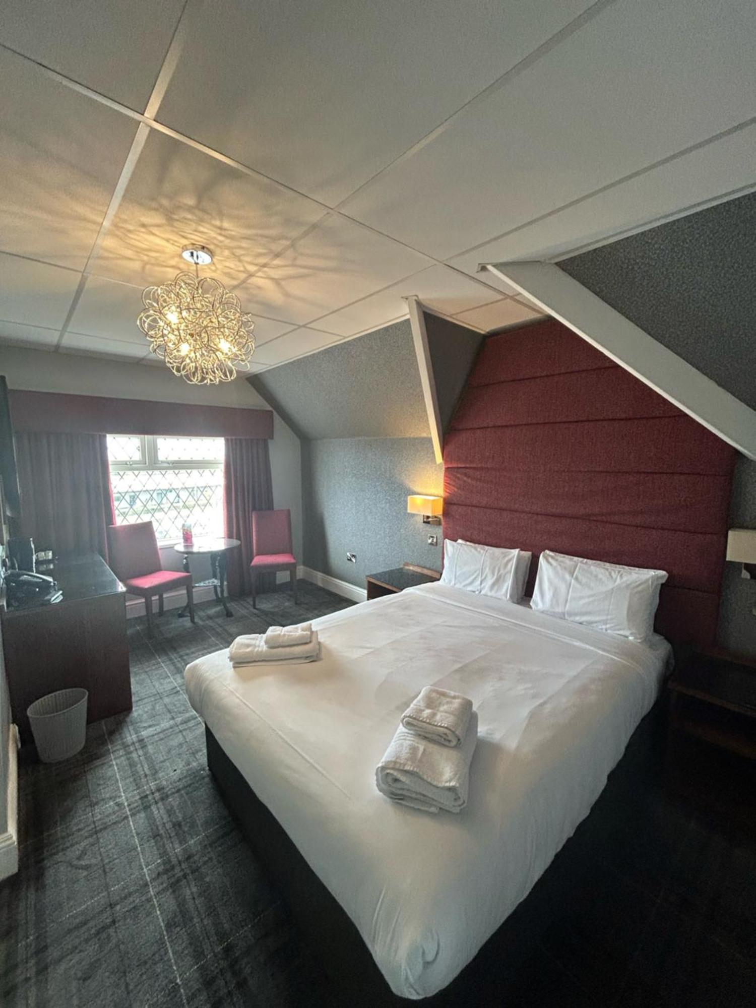 The Grand Hotel พอร์ตทัลบอต ภายนอก รูปภาพ